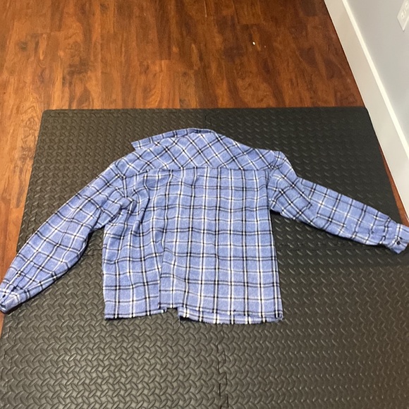 Large flannel - Picture 2 of 3